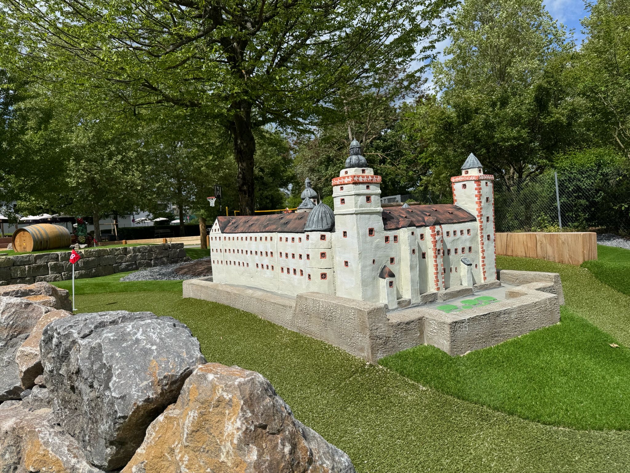 Fertigstellung Adventure Golf Dürrbachpark Güntersleben (1)