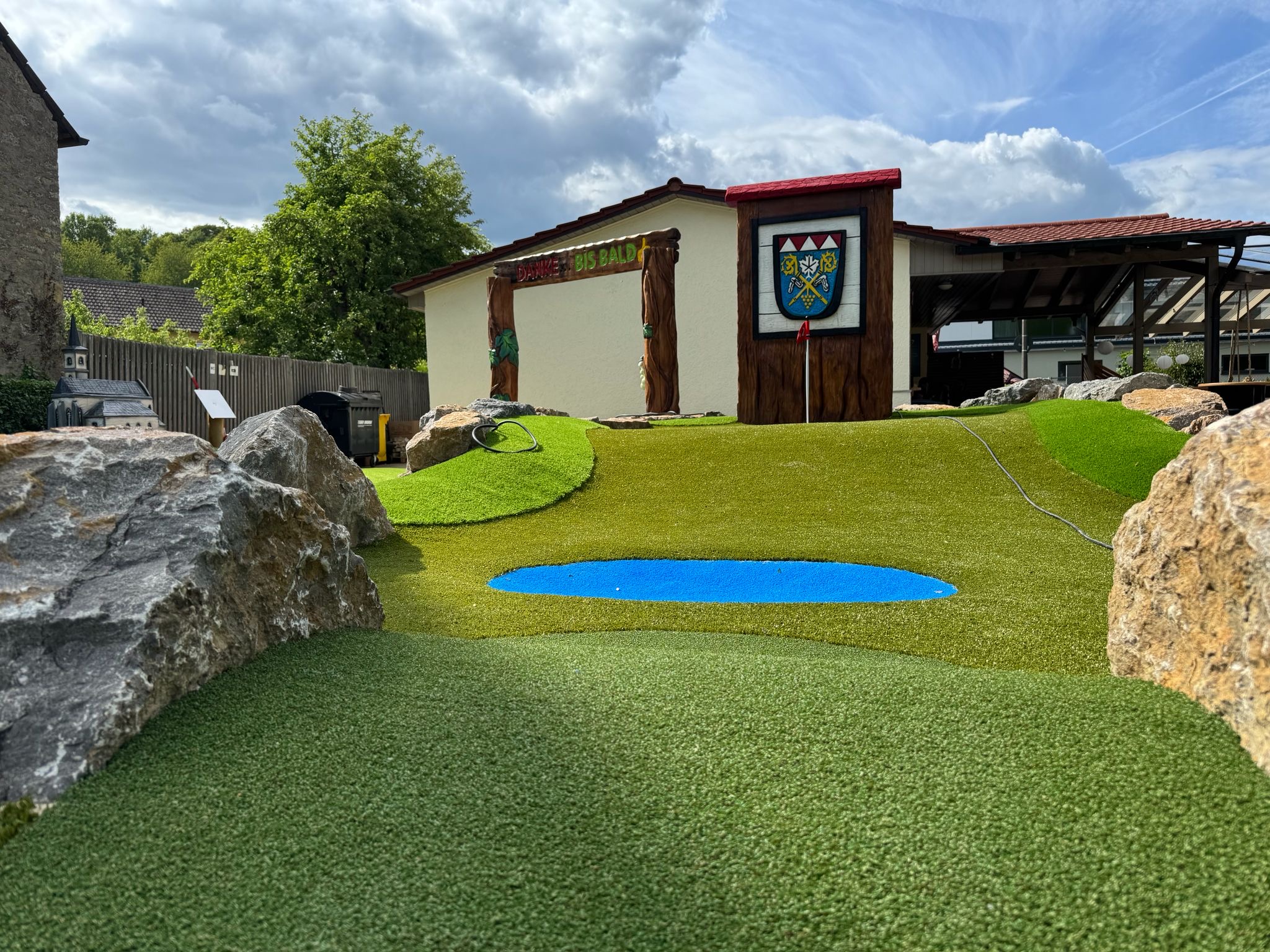 Fertigstellung Adventure Golf Dürrbachpark Güntersleben (10)