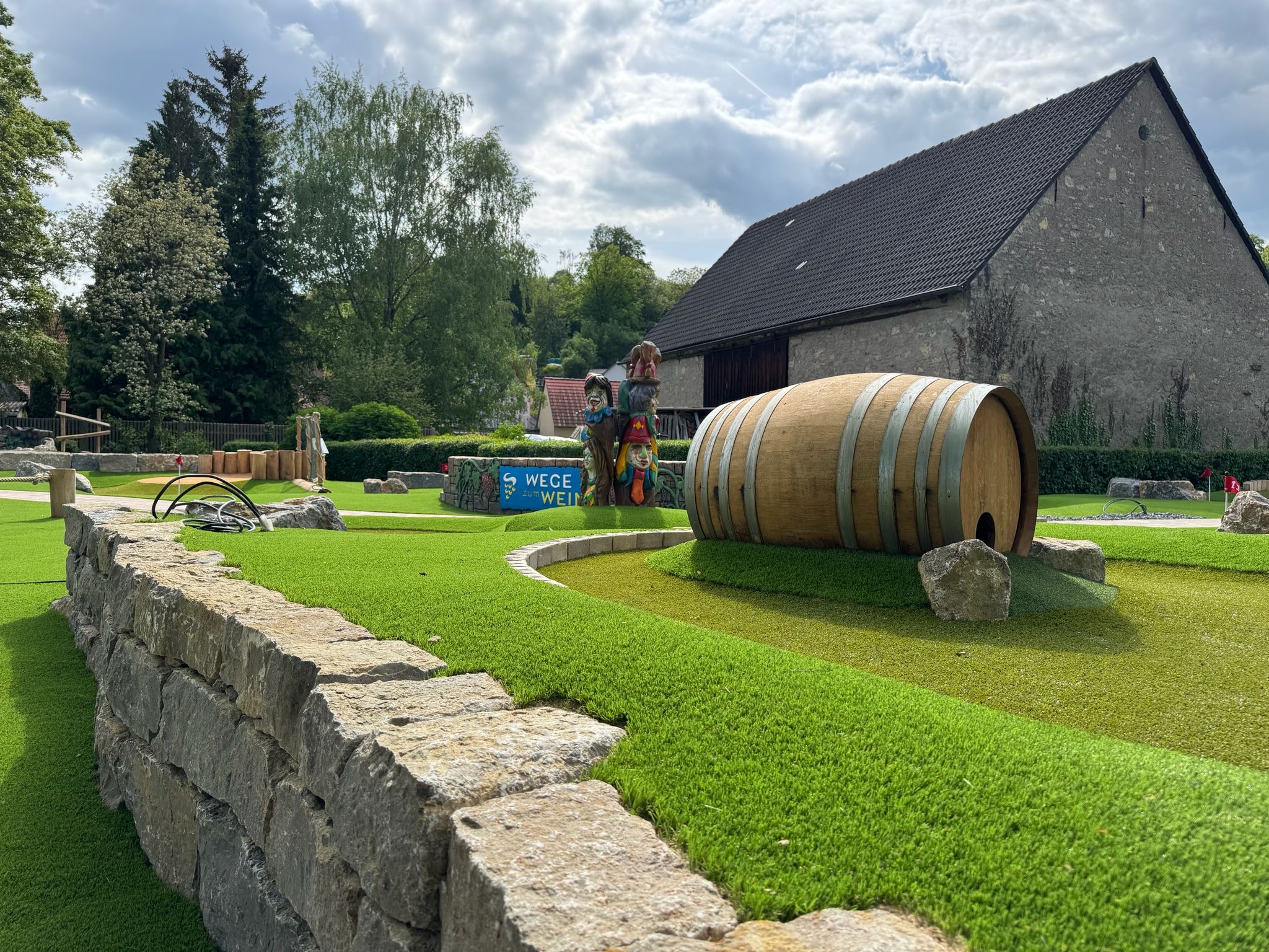 Fertigstellung Adventure Golf Dürrbachpark Güntersleben (12)