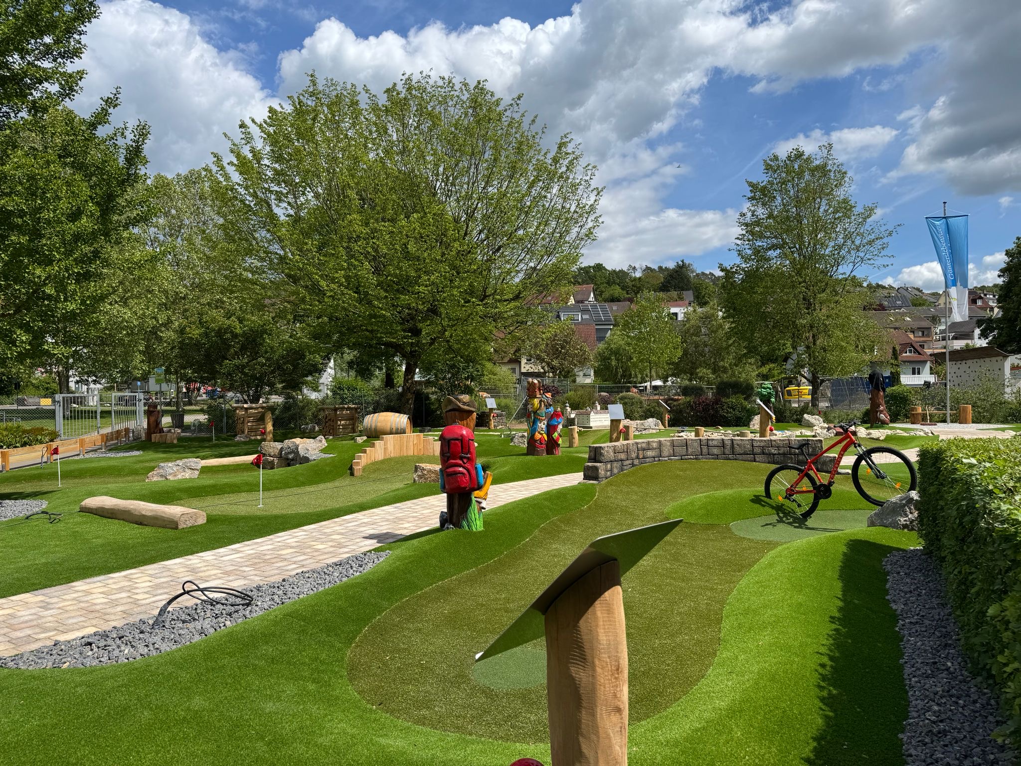 Fertigstellung Adventure Golf Dürrbachpark Güntersleben (14)