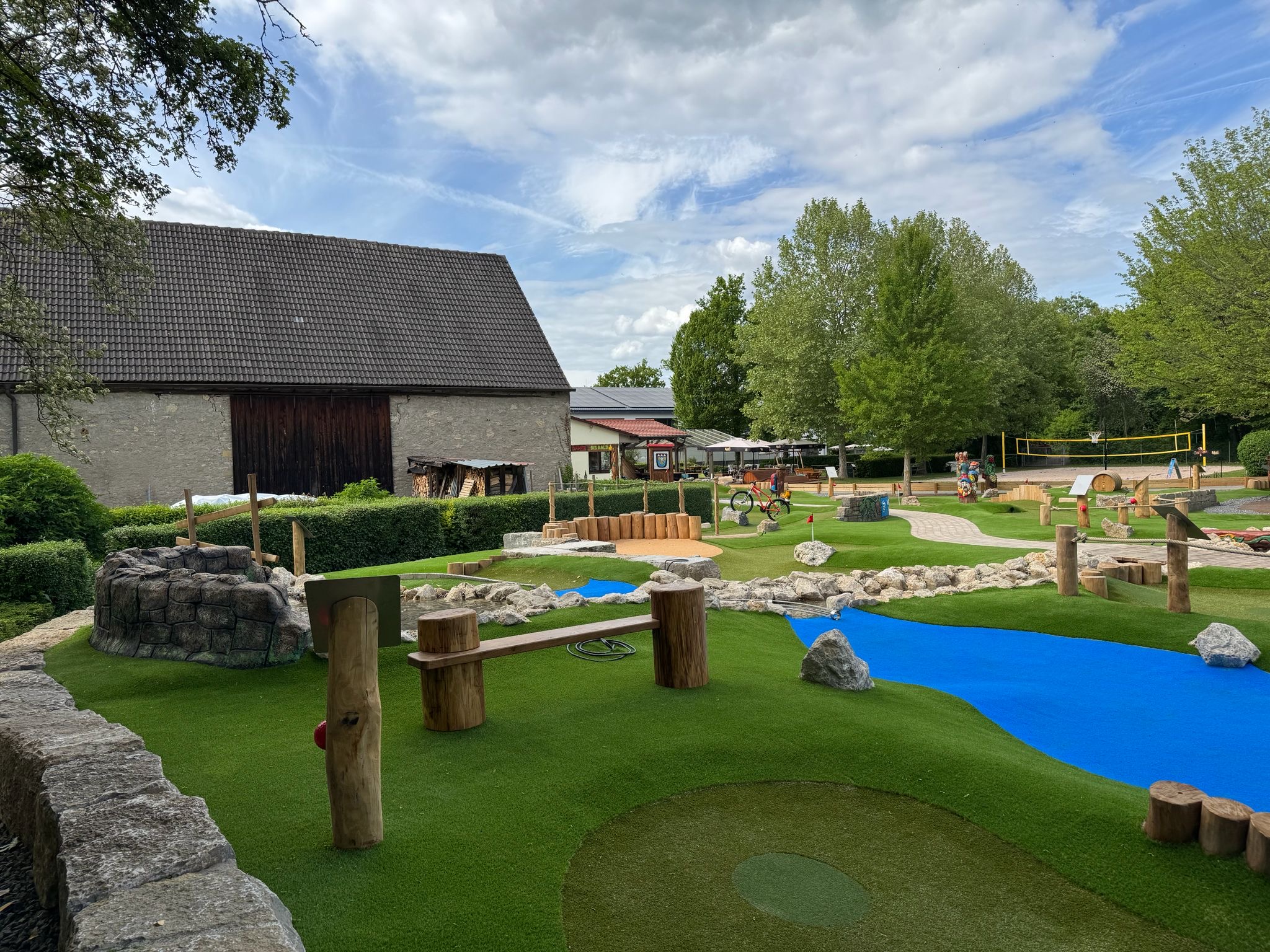 Fertigstellung Adventure Golf Dürrbachpark Güntersleben (22)