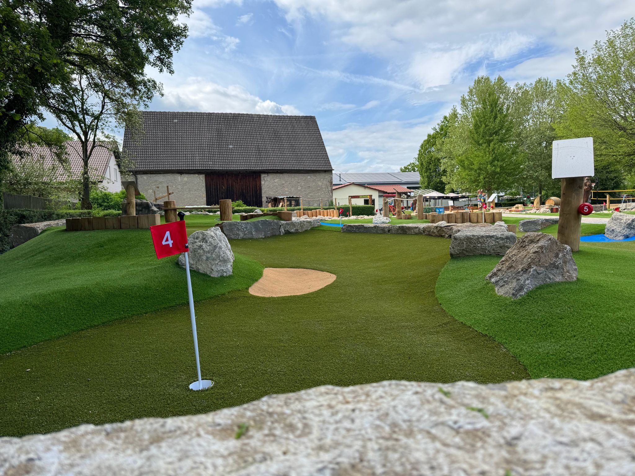 Fertigstellung Adventure Golf Dürrbachpark Güntersleben (5)